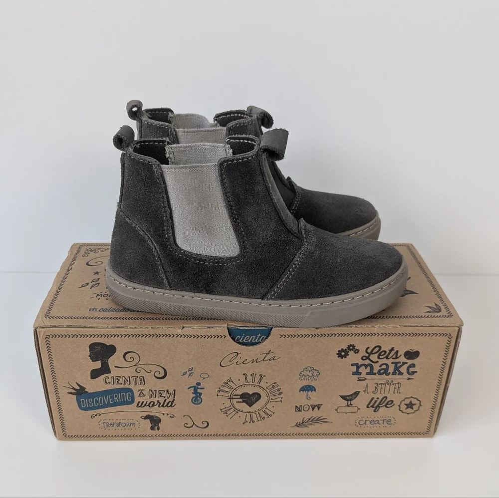 Cienta Kids Gray Suede Chucca Boots 13